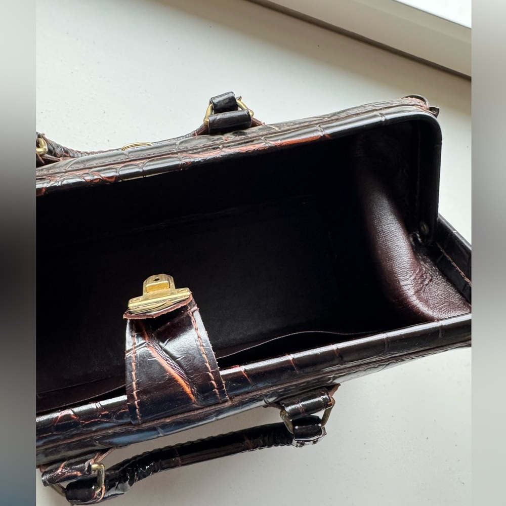 Vintage Upjohn cowhide doctors bag